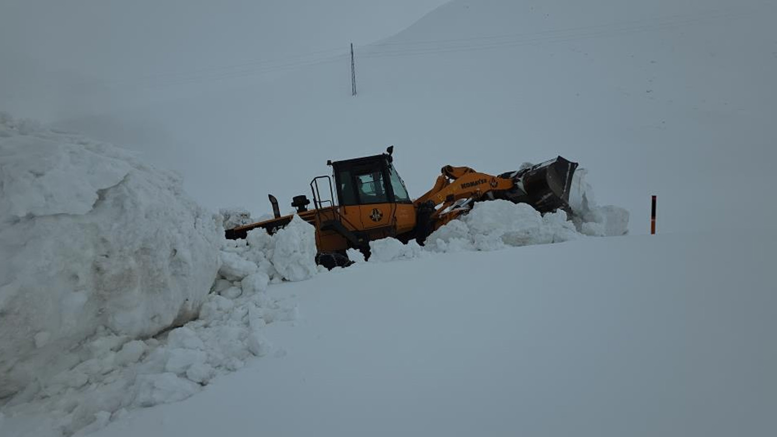 Türkiye'de yoğun kar sonrası rekor: Kar kalınlığı 4 metreyi buldu