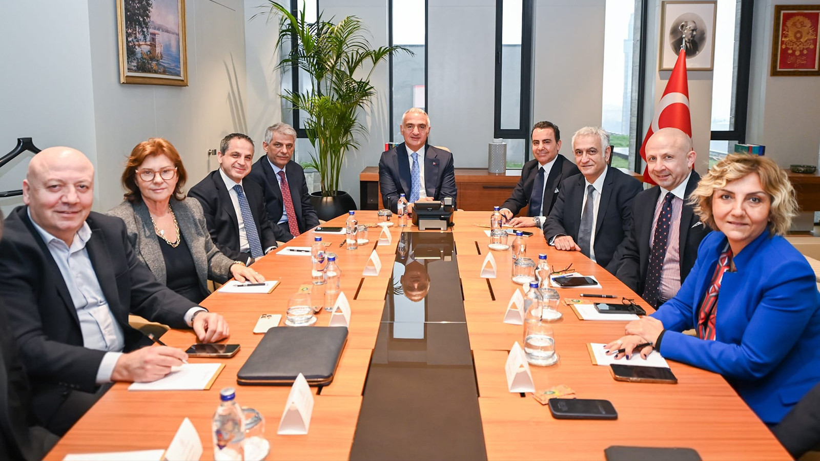 Bakan Ersoy’dan 2026 turizmi için kritik toplantı