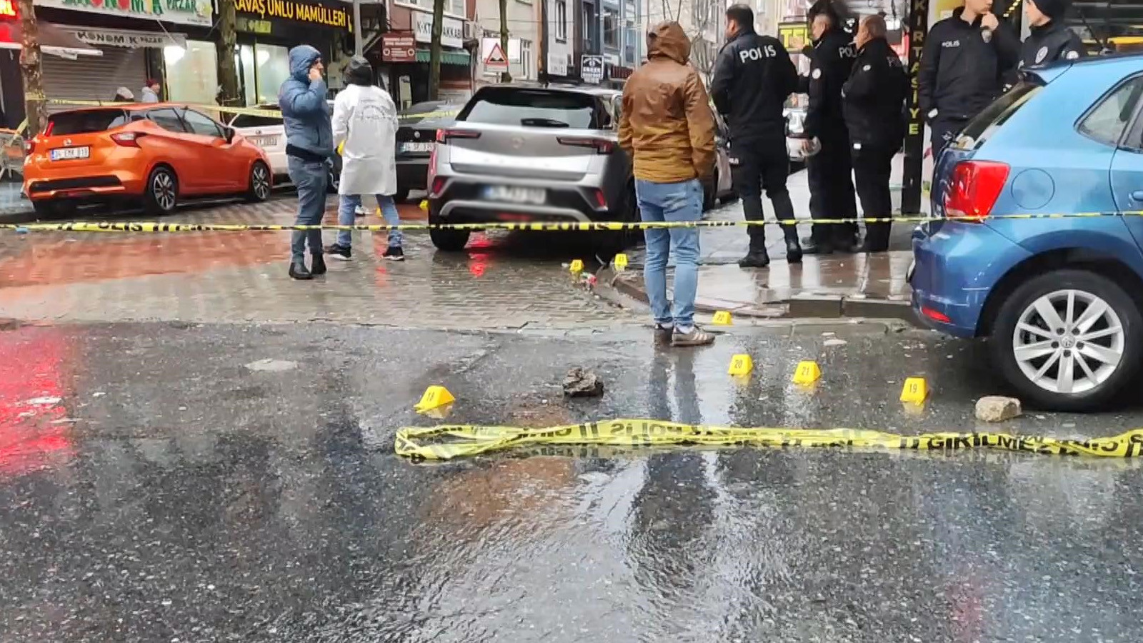 Esenyurt'ta yol verme tartışmasında silahlar konuştu: 1 ölü