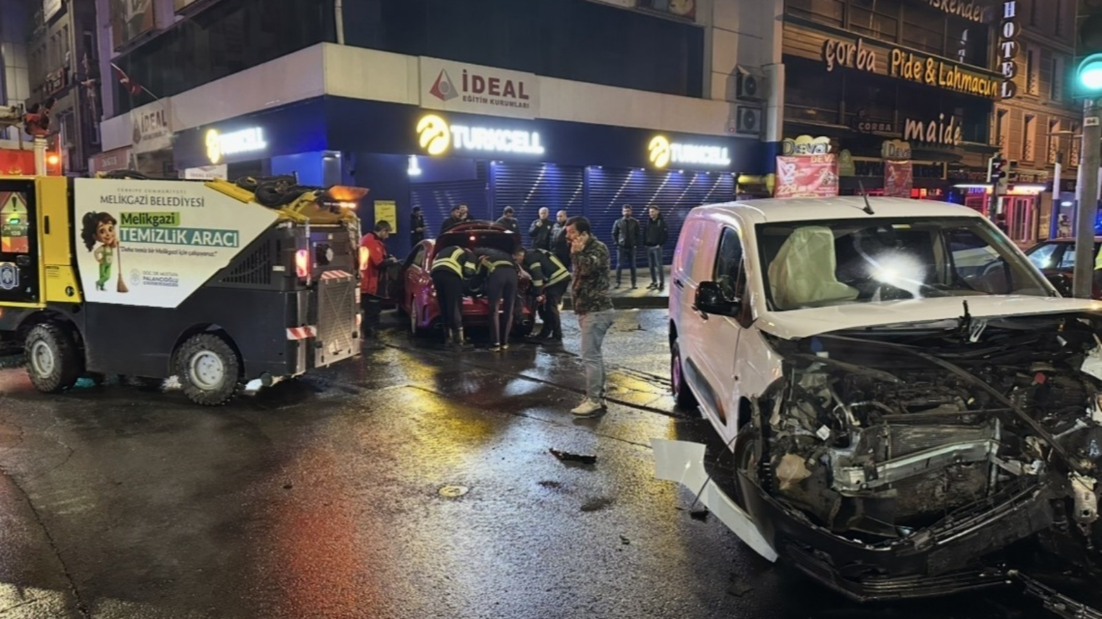 Kayseri'de trafik kazası: 2 yaralı