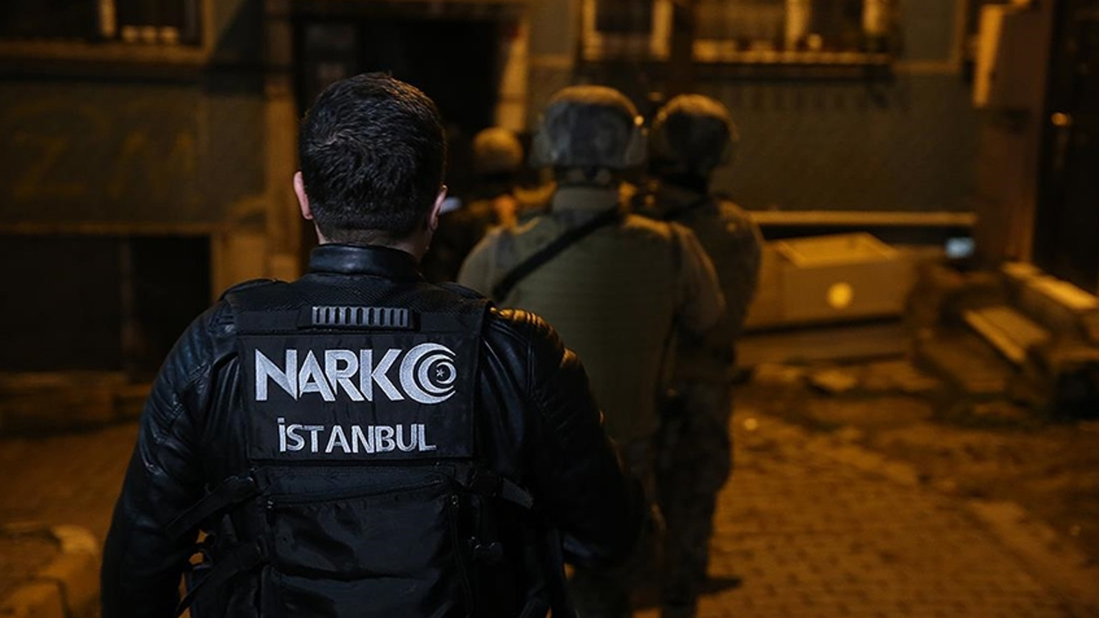 25 ilde zehir tacirlerine operasyon