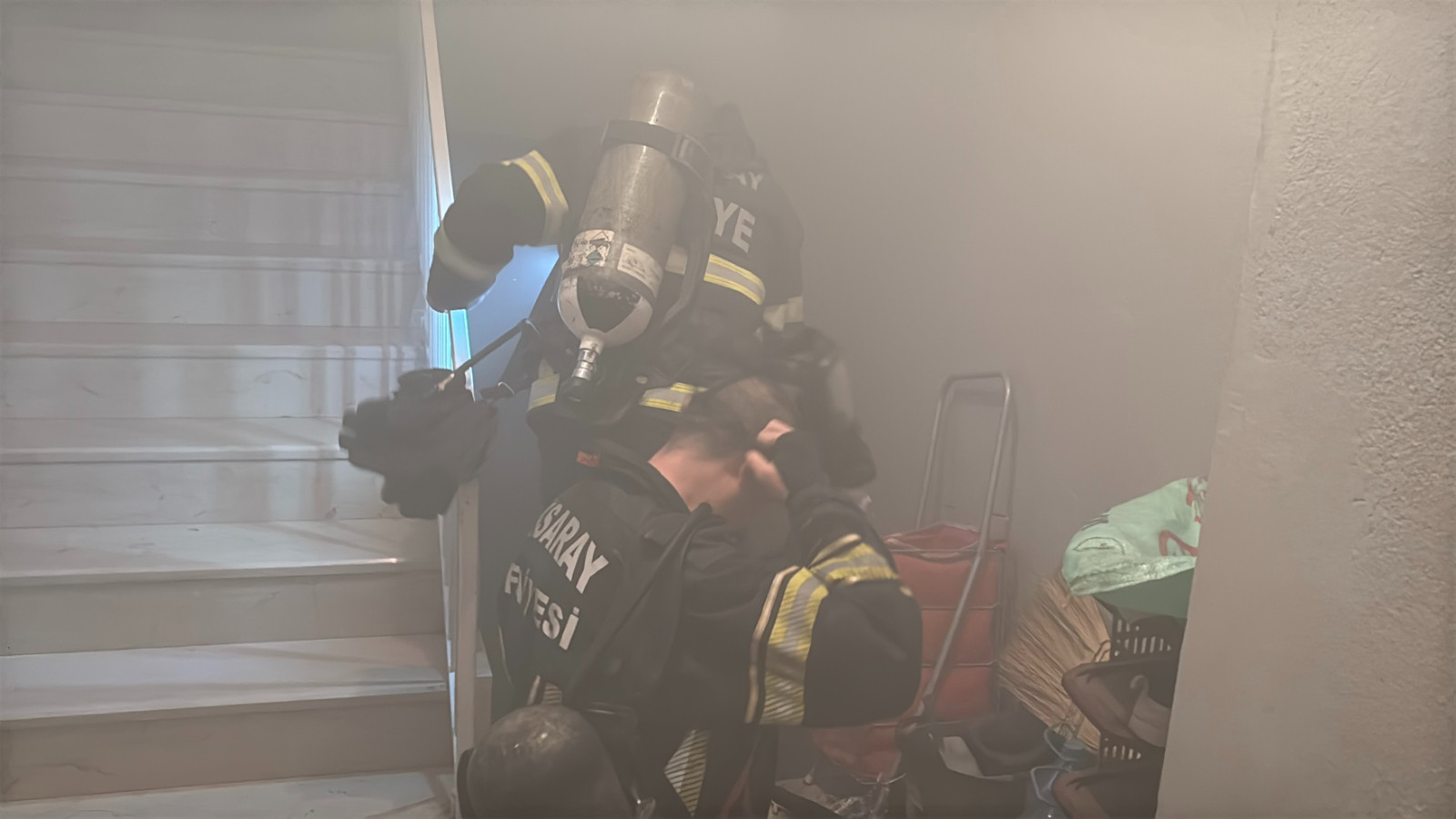 Aksaray'da yangın paniği! 6 kişi etkilendi