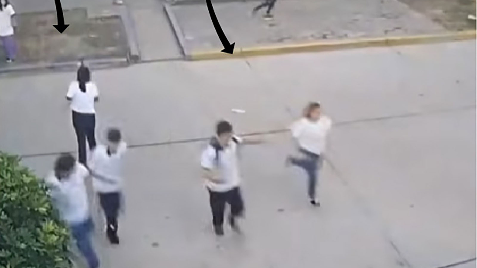 Arjantin'de zorbalığa maruz kalan 15 yaşındaki öğrenci gitar kılıfına sakladığı tüfekle okulda dehşet saçtı