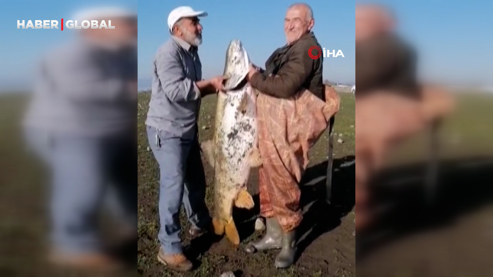 Elazığ’da amatör balıkçılar 65 kilo ağırlığında turna balığı yakaladı