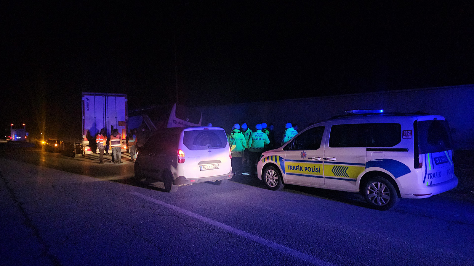 Erzincan'da yolcu otobüsü kazası