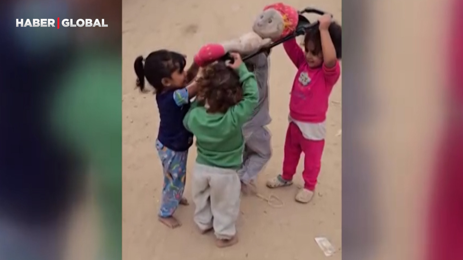Gazzeli çocukların “ölüm oyunu” yürekleri yaktı
