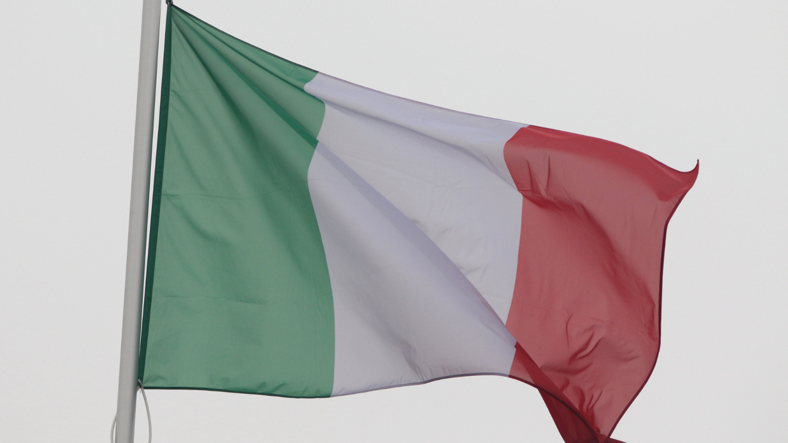 İtalya, İran'ı bombalamaya gelen Amerikan uçaklarına iniş izni vermedi