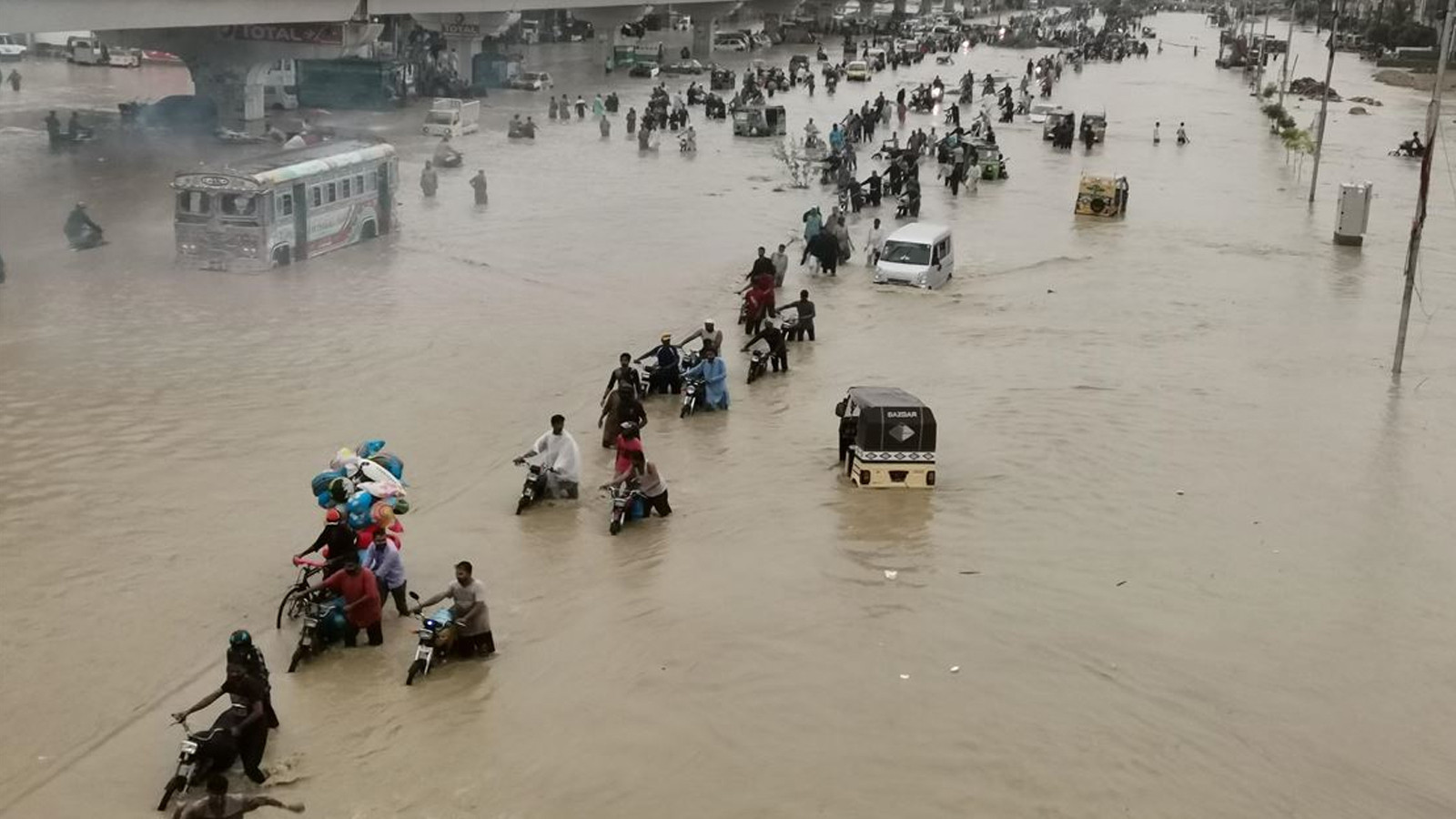 Pakistan'da şiddetli yağışlar nedeniyle 11 kişi hayatını kaybetti