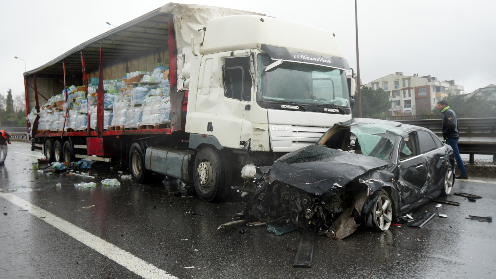 TEM'de zincirleme kaza: Uzun kuyruklar oluştu