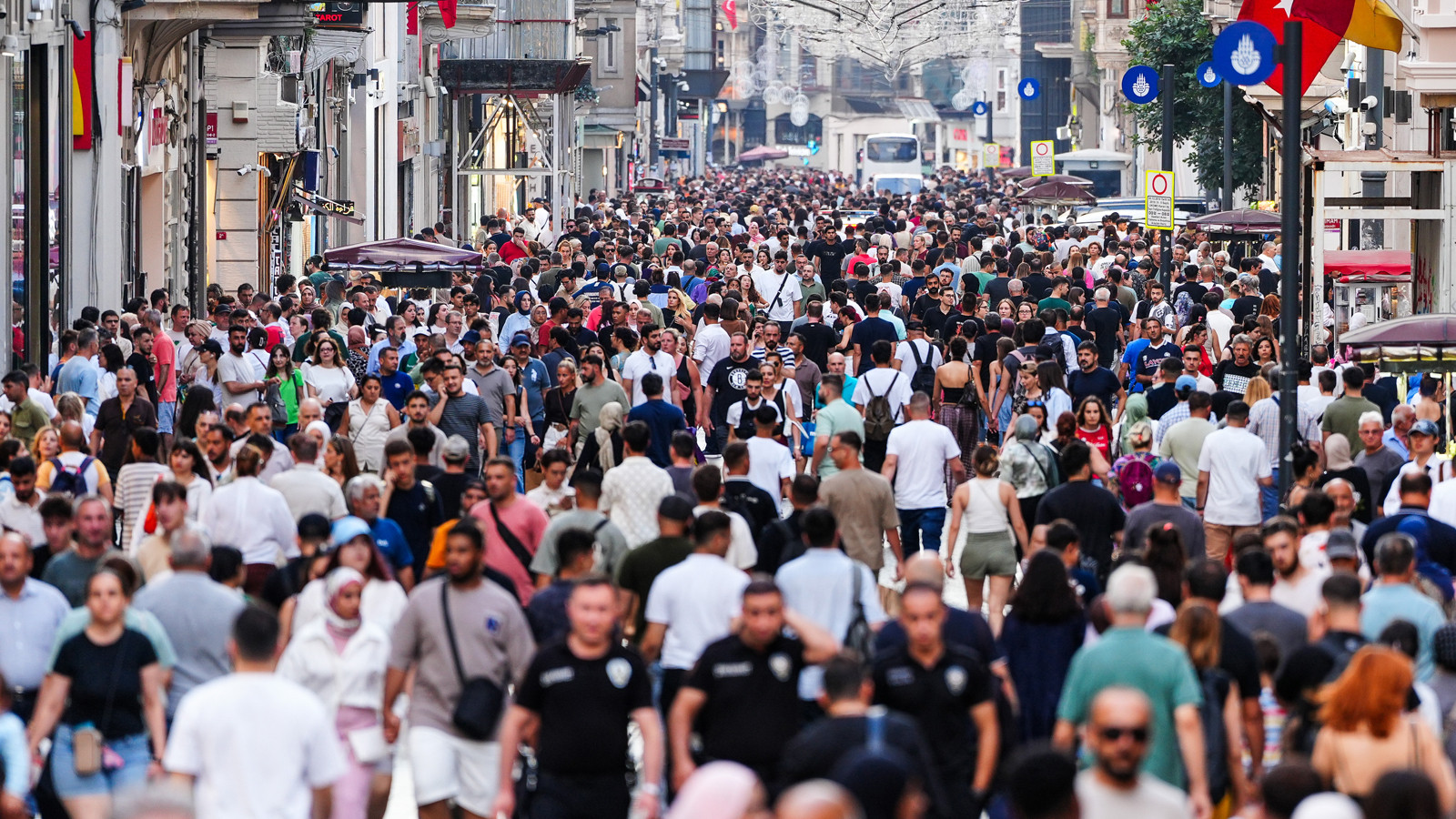 Türkiye'nin en çok ziyaret edilen caddesi oldu: 107 milyonla rekor kırdı