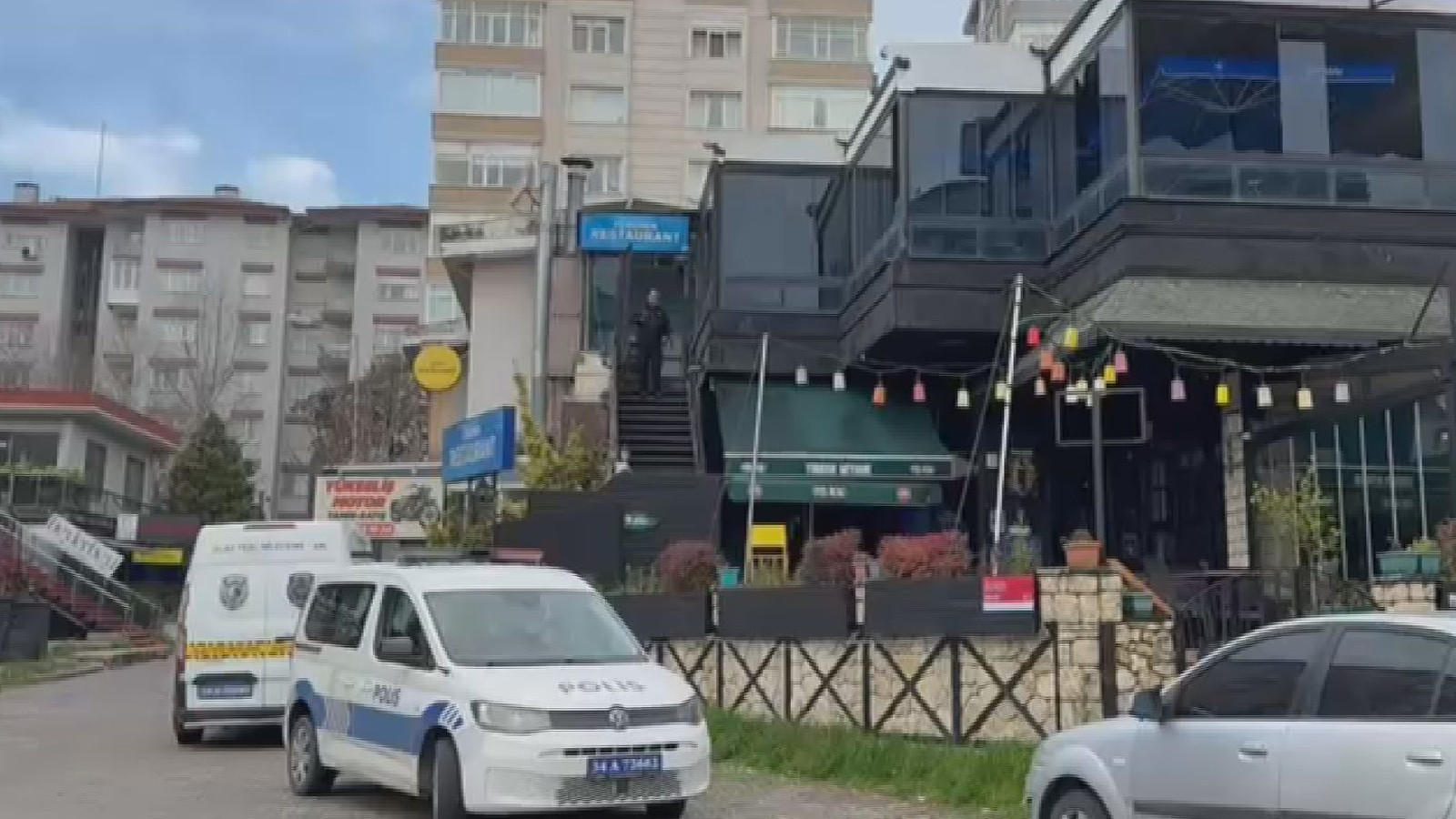 Hesap tartışması dehşete dönüştü: Müşteri restoranı kurşunladı