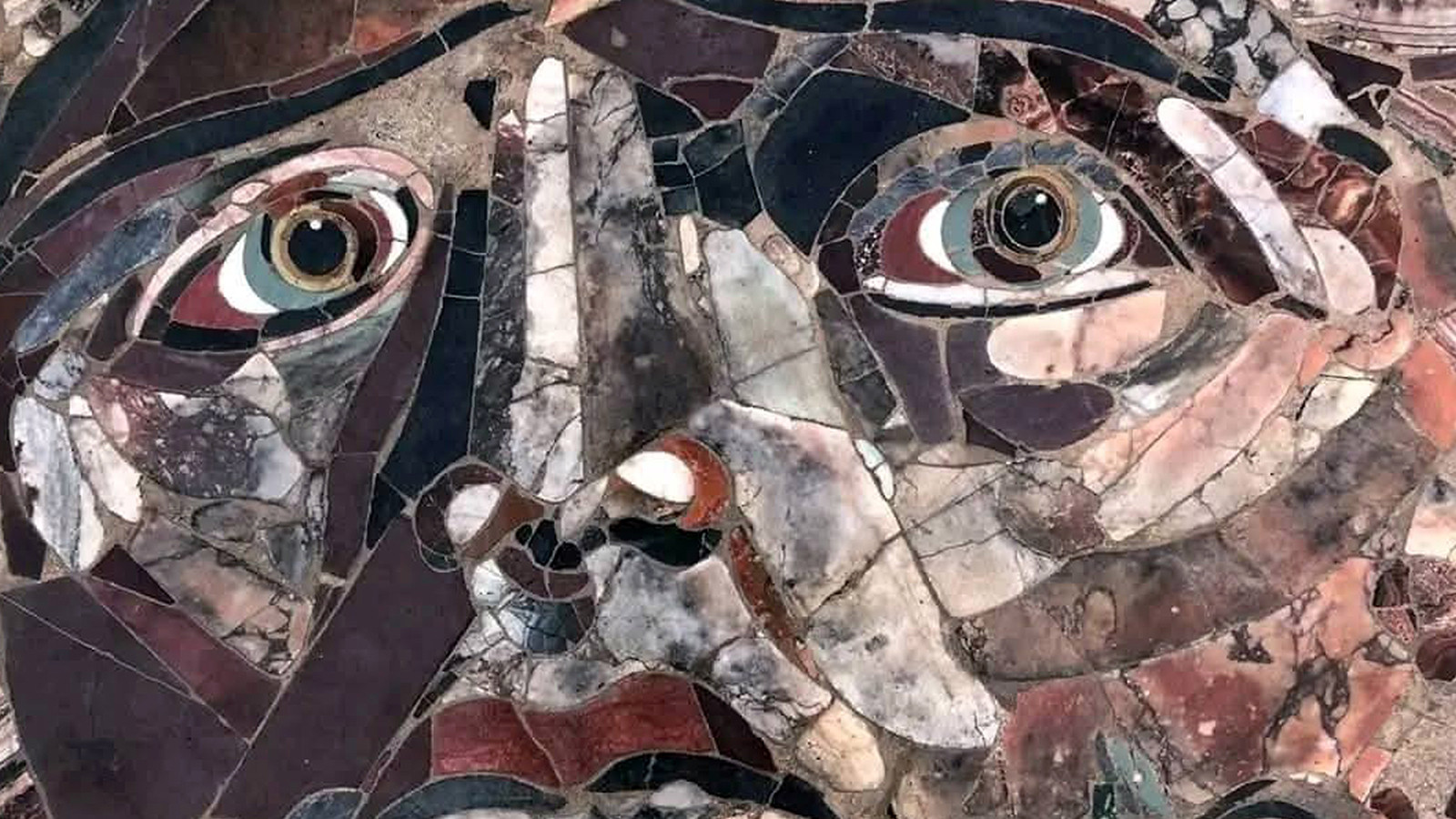 Kışın üzeri kapatılan Medusa mozaiği ziyarete açıldı