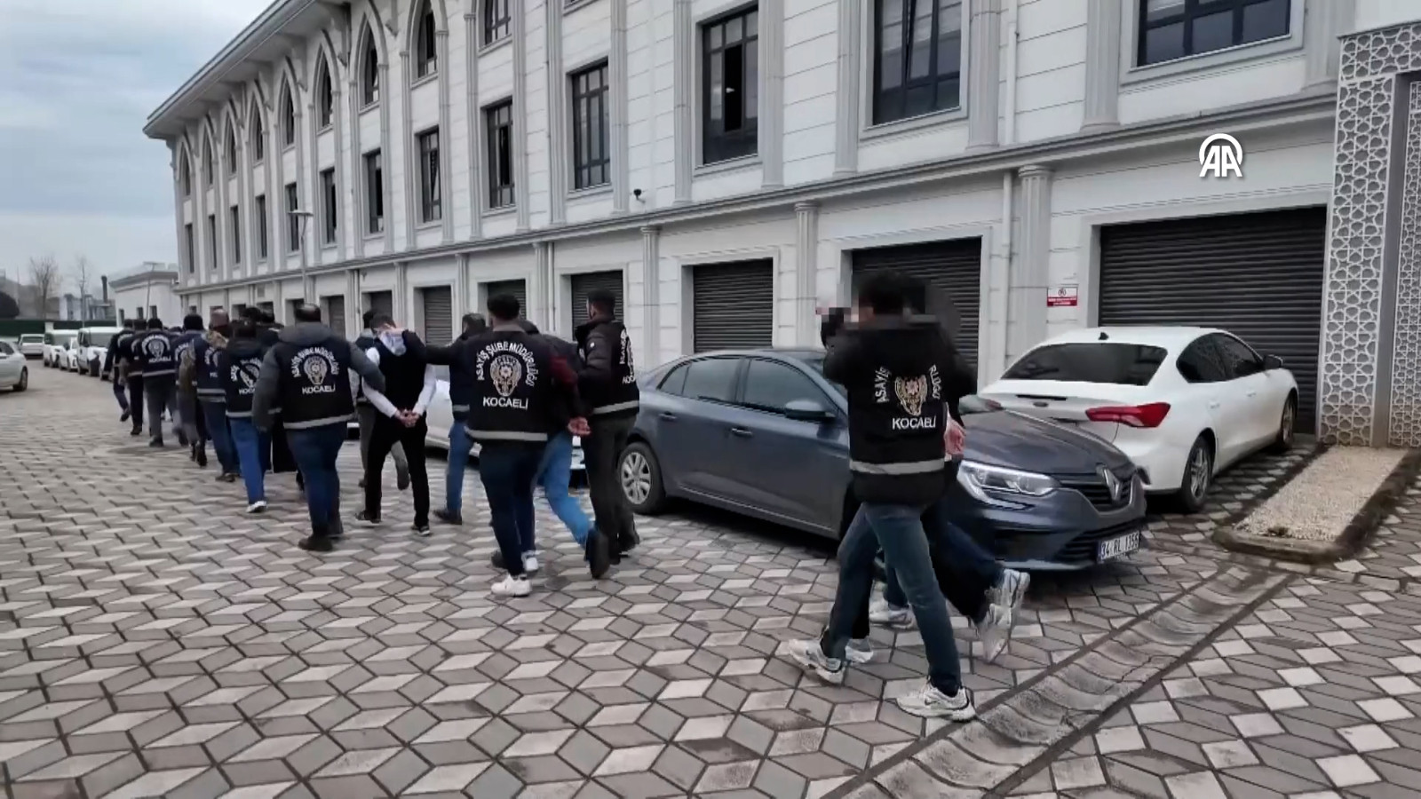 Kocaeli'de eğlence mekanına silahlı saldırı: 2 ölü, 3 yaralı