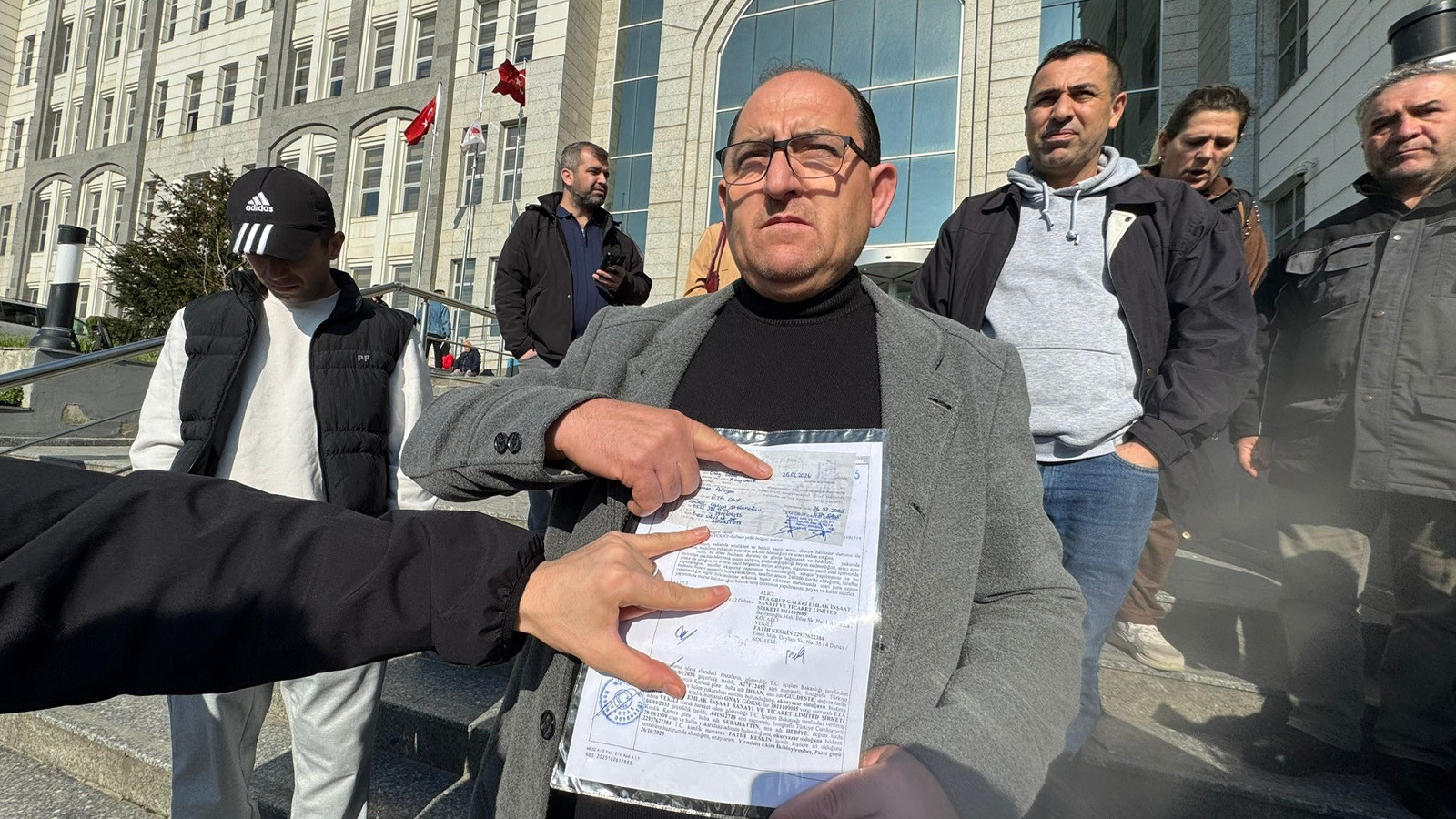 Kocaeli'de milyonluk vurgun iddiası: Galerici yurt dışına kaçtı