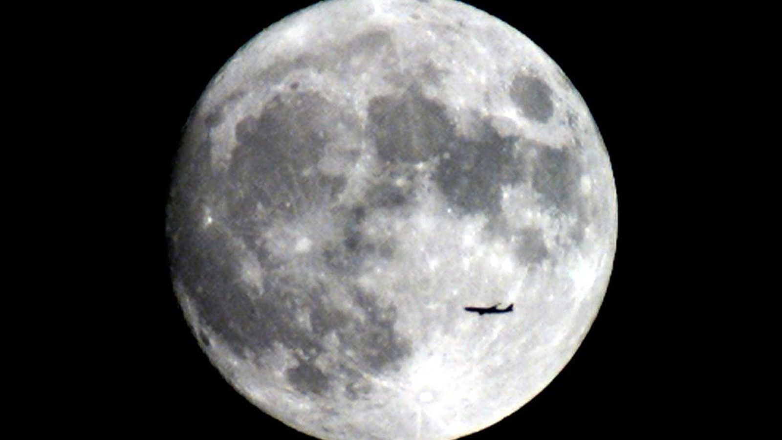 Rusya harekete geçti: Ay’ın içi incelenecek!