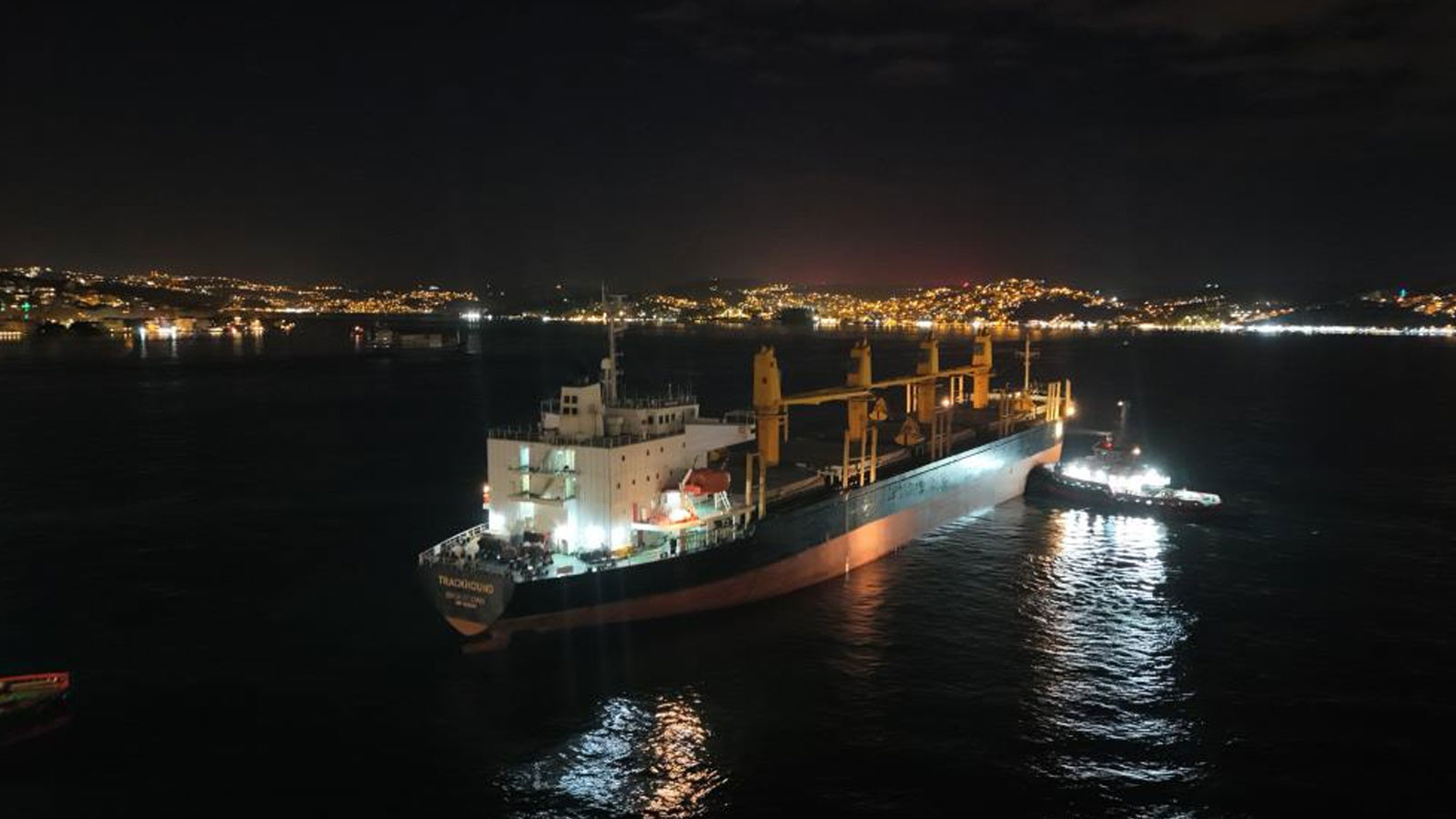 Boğaz'da gemi arızası: Trafik çift yönlü askıya alındı