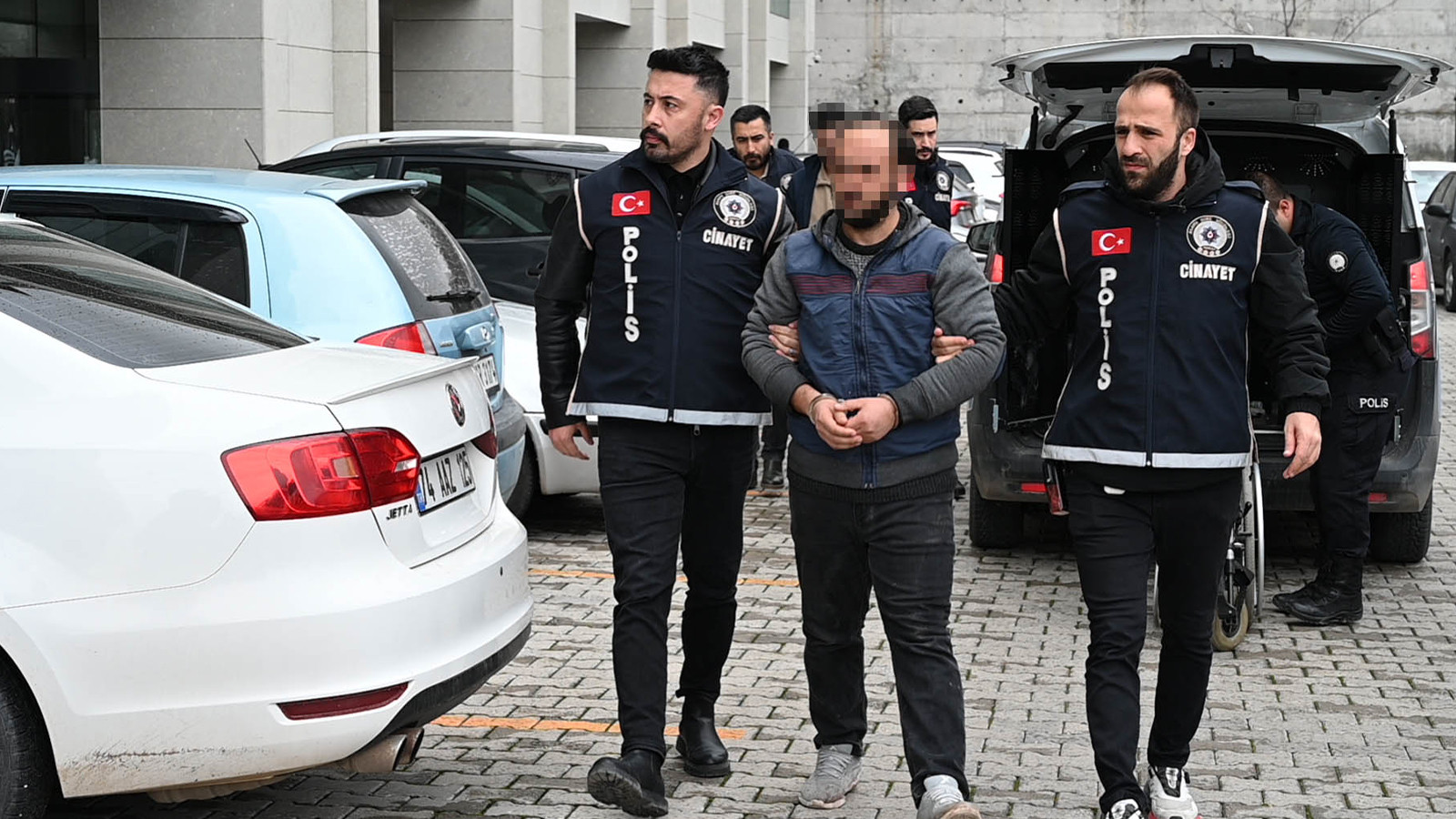 Hastanede doğum yapan kadın ile erkek arkadaşına bıçaklı saldırı