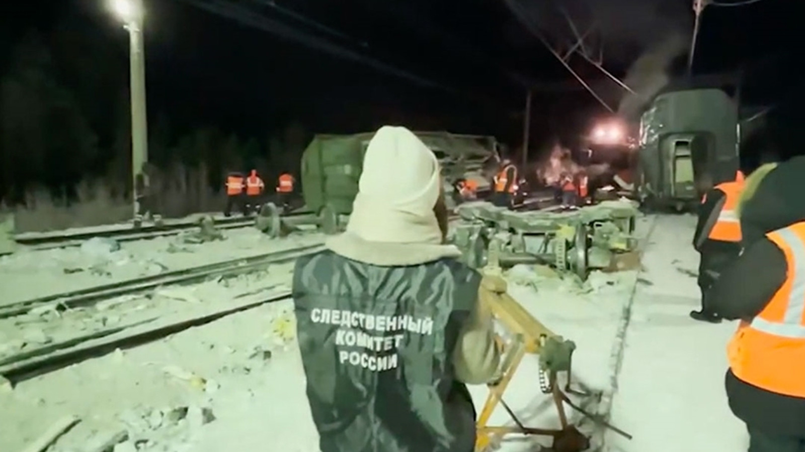 Rusya'da yolcu treni raydan çıktı: 24 yaralı