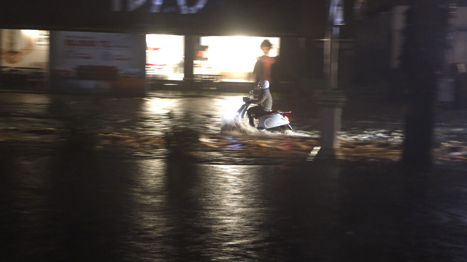 19 şehrimizi 5 Nisan günü gök gürültülü sağanak yağış esir alacak! İşte o iller