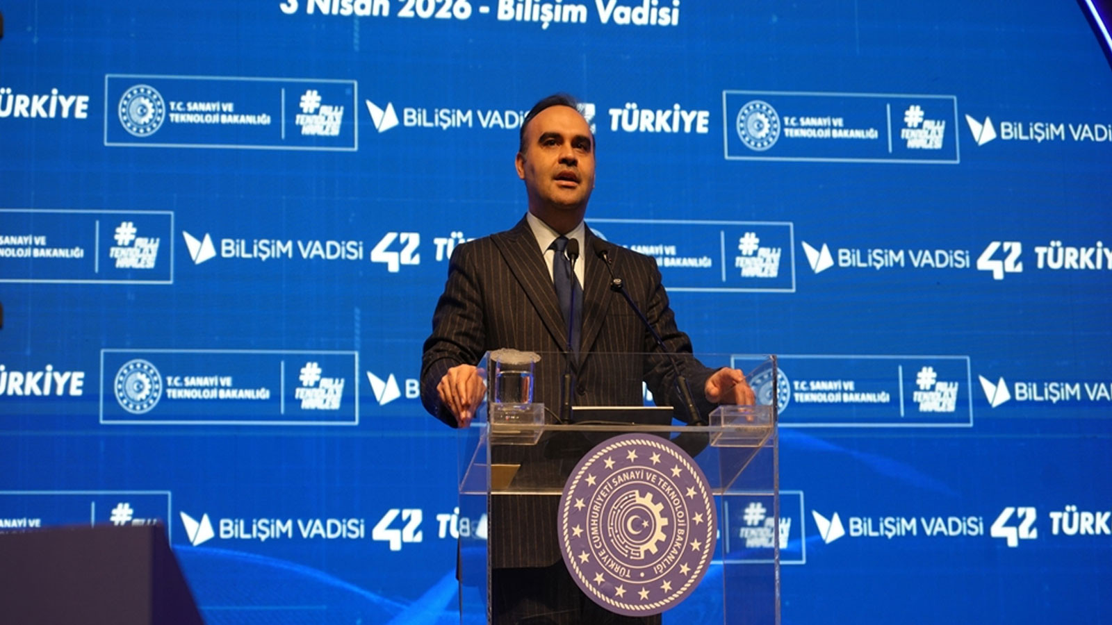 Bakan Kacır: Bugün 23 yıl öncesine göre bambaşka bir Türkiye var