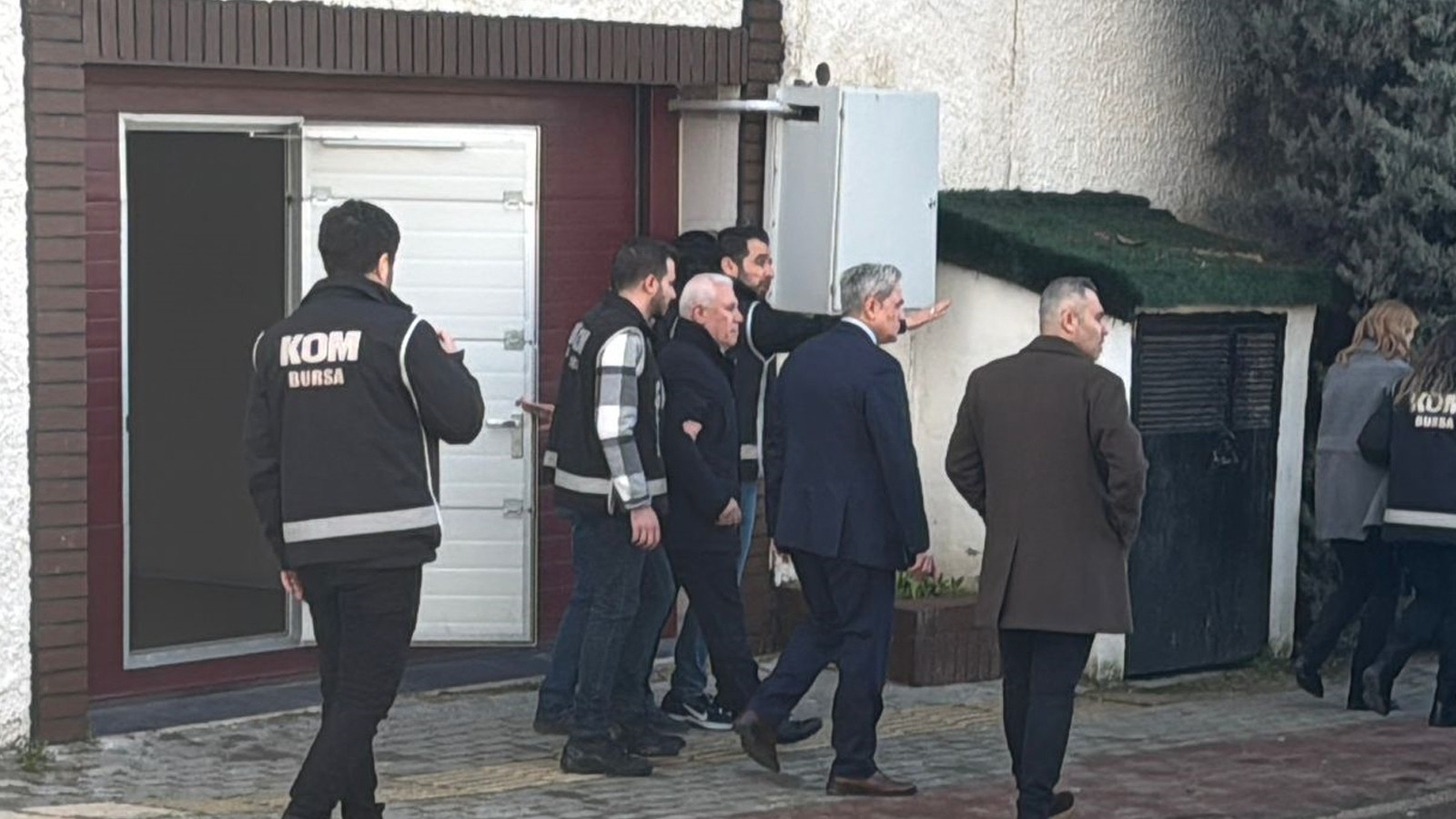 Bursa Büyükşehir Belediye Başkanı Mustafa Bozbey tutuklandı