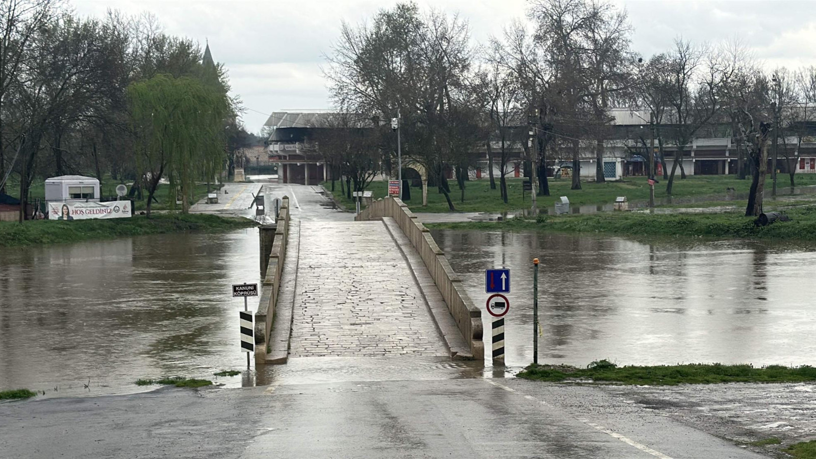 Edirne'de debisi artan Meriç ve Tunca nehirler için 'sarı alarm' verildi