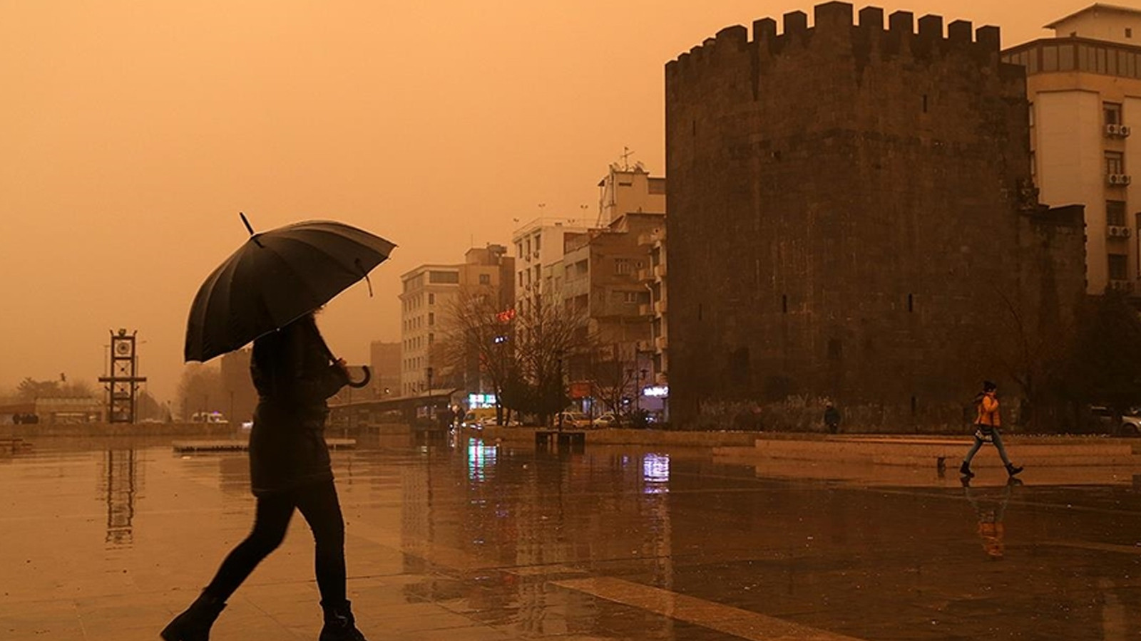 Görüş mesafesi düşecek, nefes almak zorlaşacak! Meteoroloji'den sarı kodlu uyarı