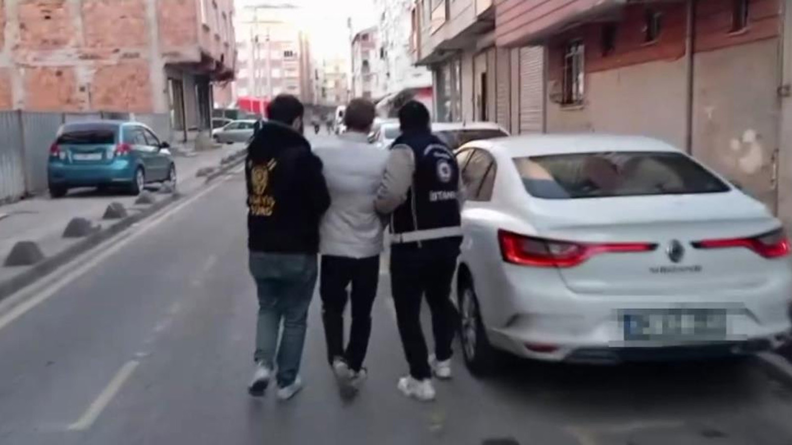 6 ilde göçmen kaçakçılarına operasyon: 51 şüpheli gözaltına alındı