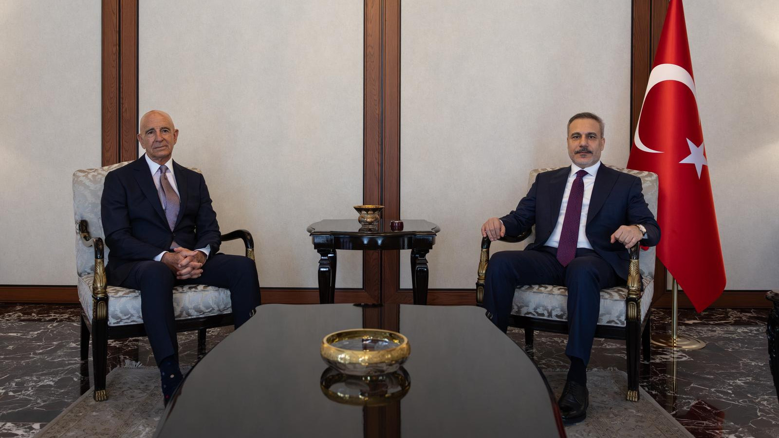 Bakan Fidan, Tom Barrack ile görüştü