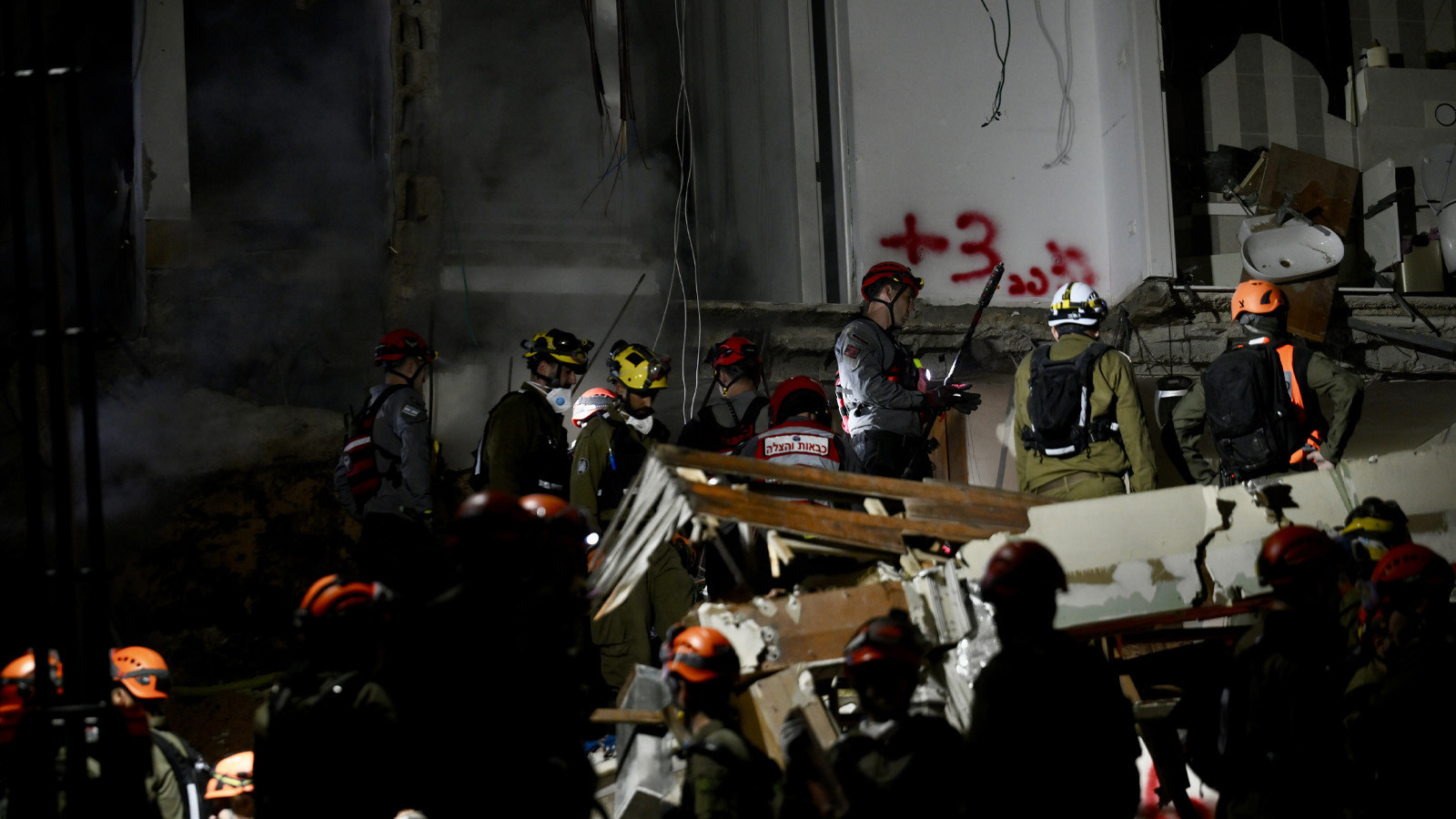 İsrail basını: İran'ın Hayfa'daki füze saldırısında 2 kişi hayatını kaybetti