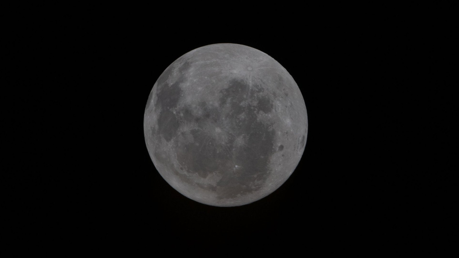 Tarihi yolculukta kritik eşik: Ay ilk kez bu açıdan görüntülendi