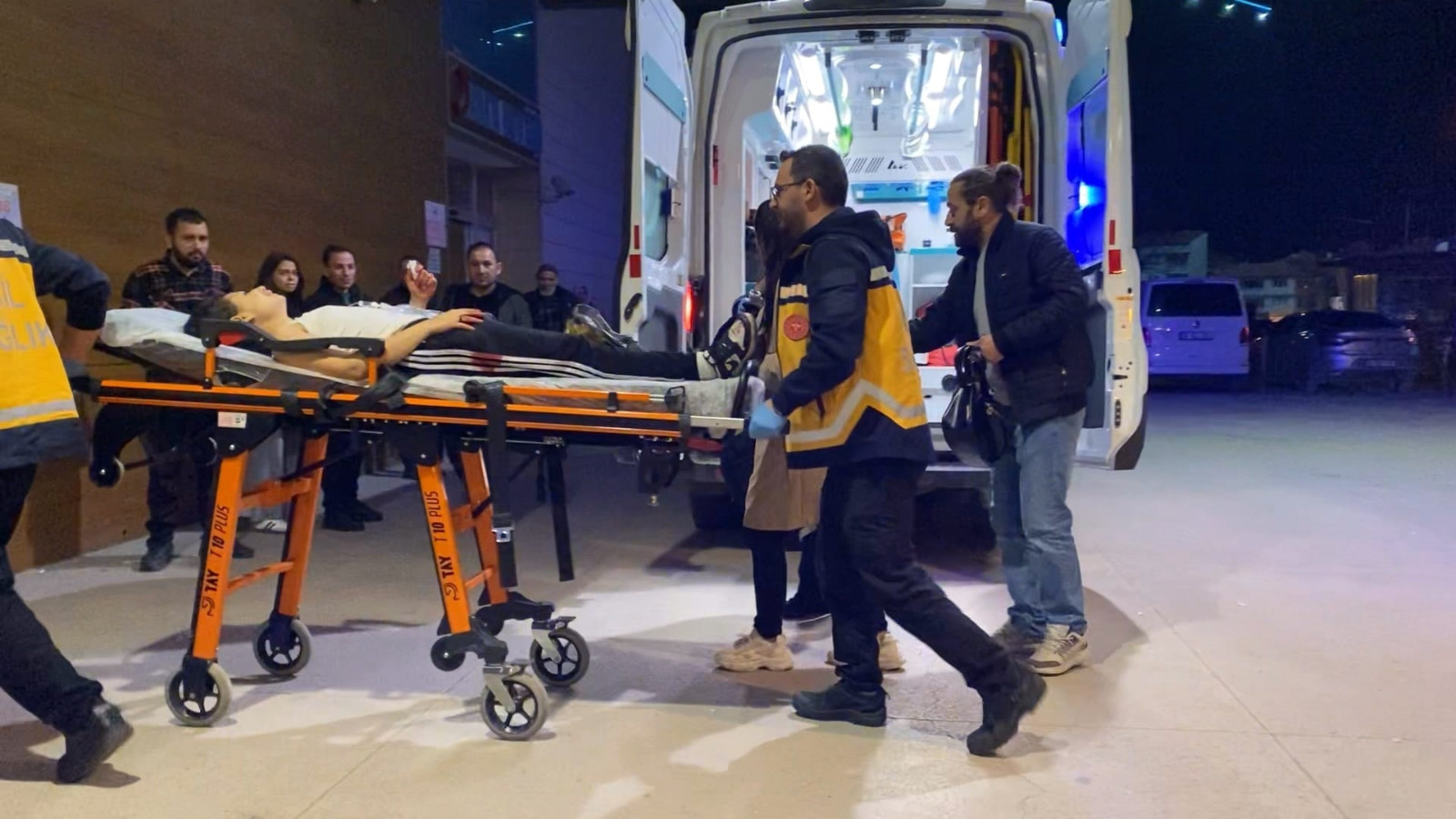 Bursa'da iki genç kızın kavgasında kan döküldü