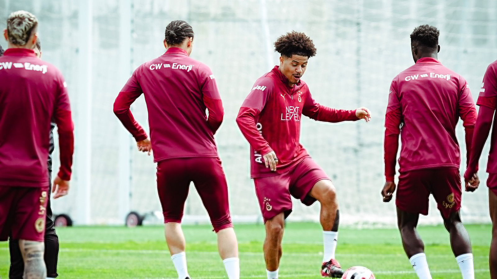 Galatasaray'ın Göztepe maçı kamp kadrosu belli oldu: Sara geri döndü