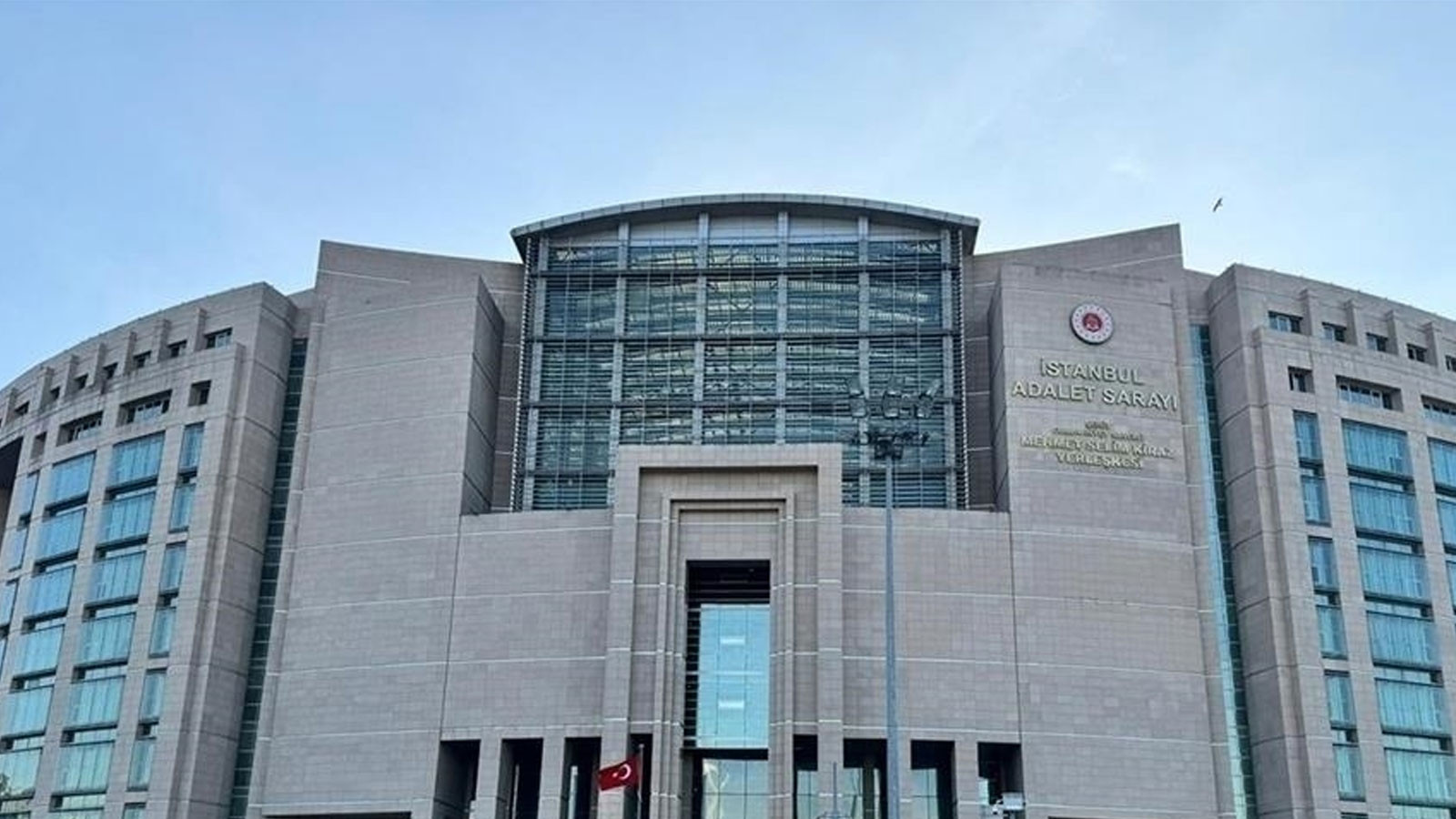 İBB'ye yönelik 'yolsuzluk' davasında duruşma yarına ertelendi