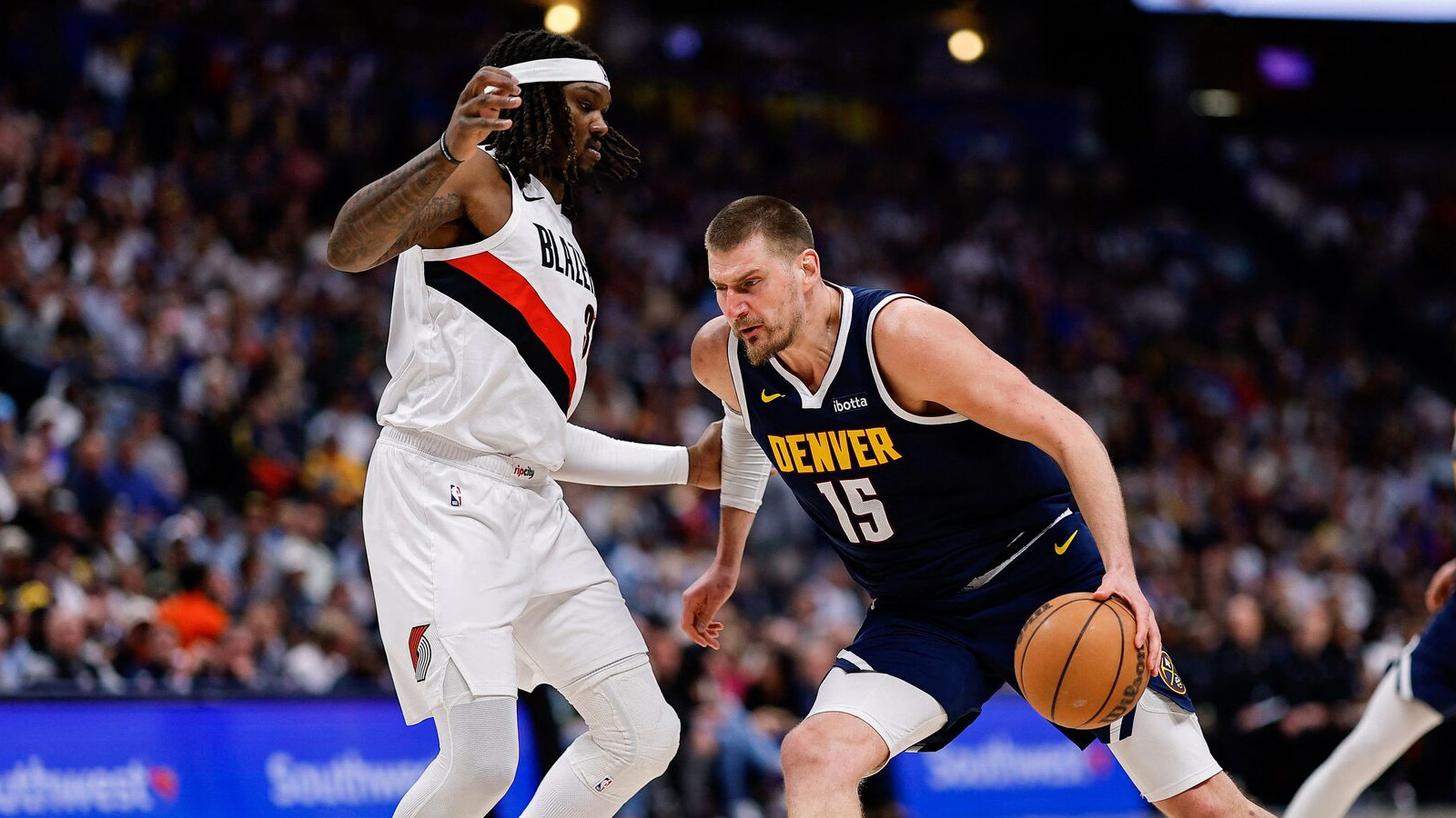 NBA'de Nuggets, Nikola Jokic'in "triple-double" yaptığı maçta Blazers'ı yendi
