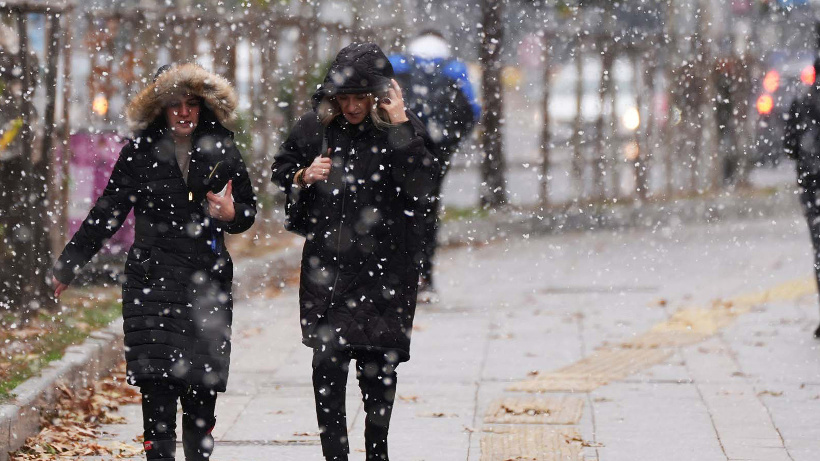 Sıcaklık düşüyor... Tarih belli oldu: 14 ilde kar yağacak!