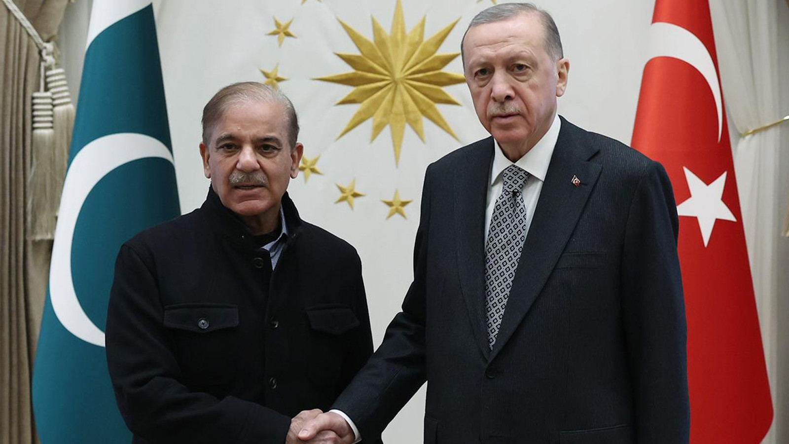 Cumhurbaşkanı Erdoğan ile Şahbaz Şerif telefonda görüştü: Bölgesel barış vurgusu