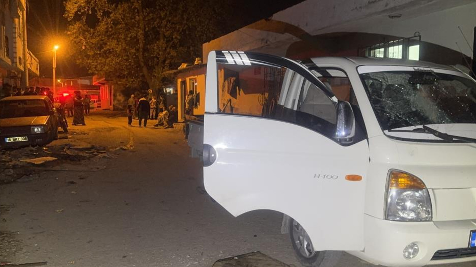 Husumetlileri evlerini bastı: 14 yaşındaki çocuk silahla vuruldu