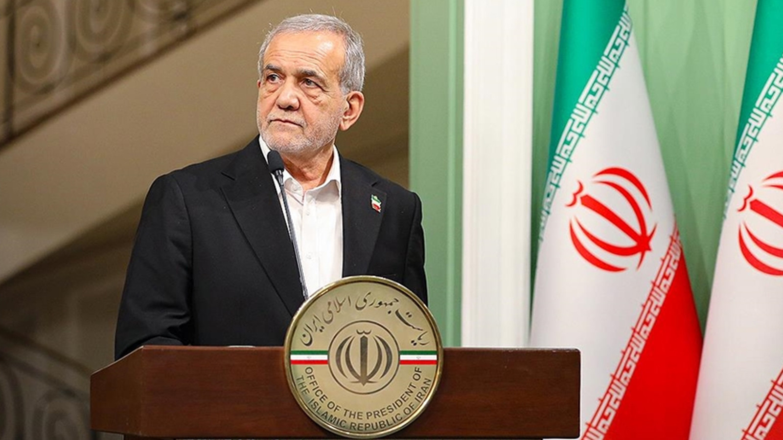 Pakistan Başbakanı Şerif, İran Cumhurbaşkanı Pezeşkiyan ile görüştü