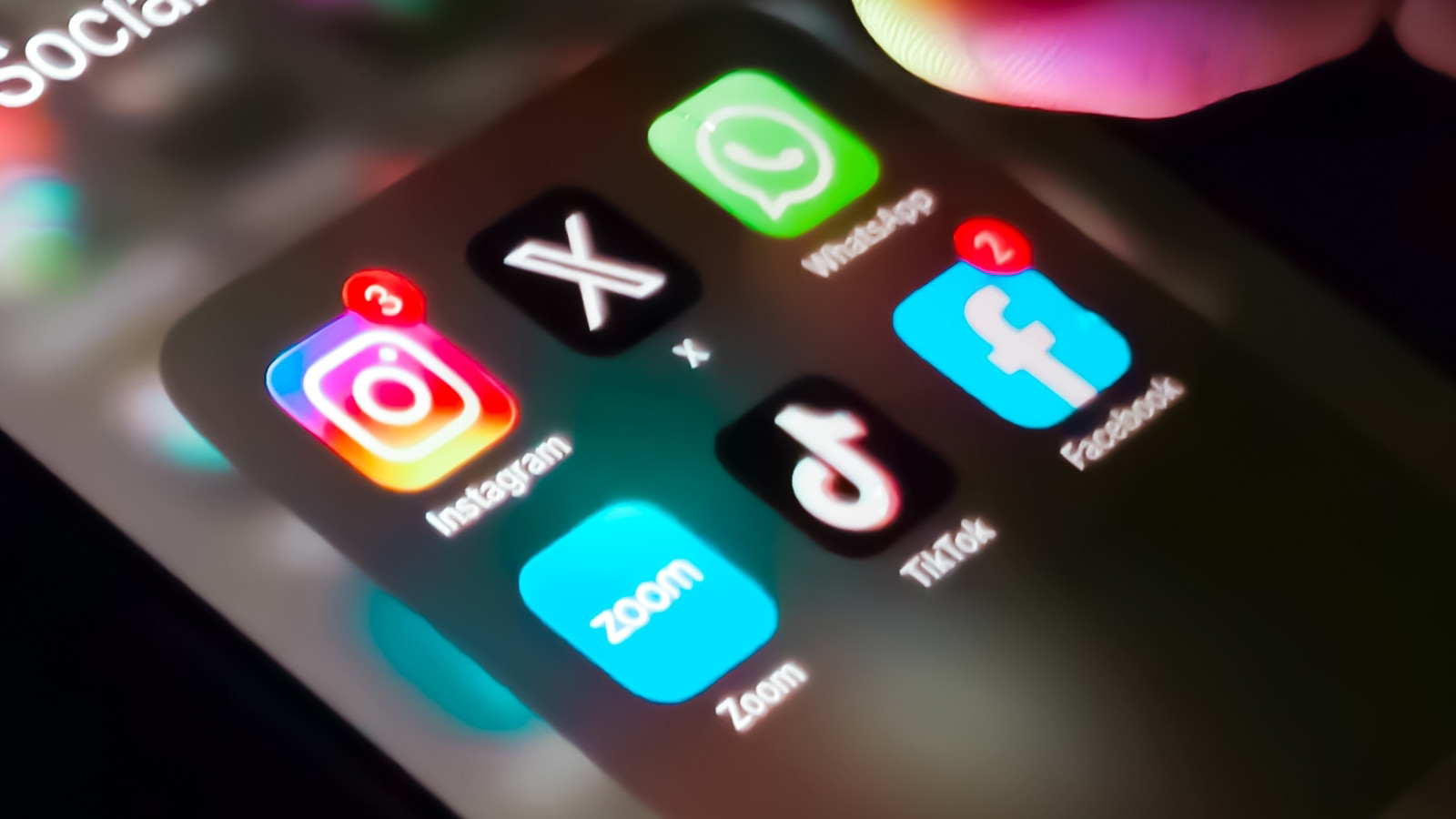 Yunanistan 15 yaş altına sosyal medyayı yasaklıyor