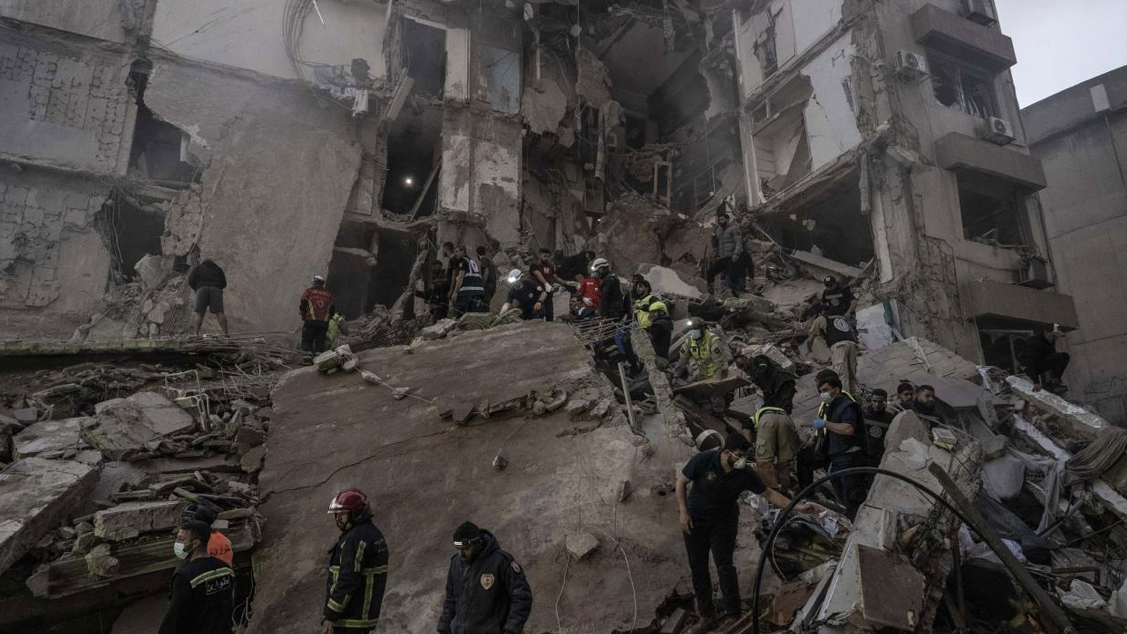 İsrail’in Lübnan'da düzenlediği saldırılarda ölenlerin sayısı 303'e yükseldi