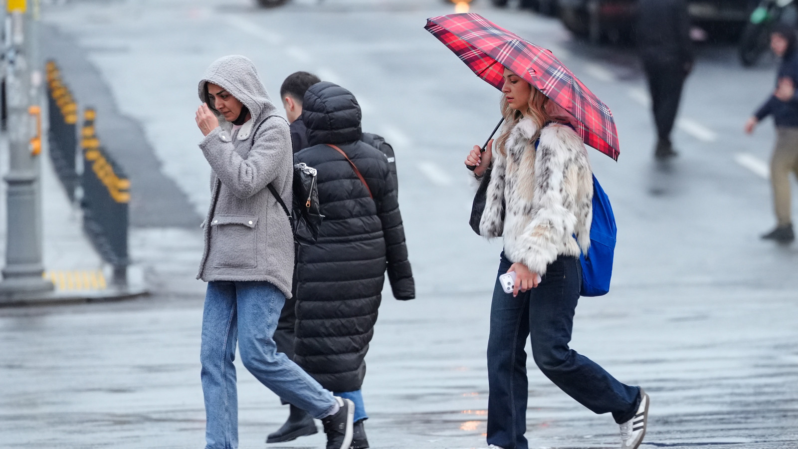 Meteoroloji 39 ili saat vererek uyardı: Kuvvetli yağış, zirai don ve çığ tehlikesi kapıda