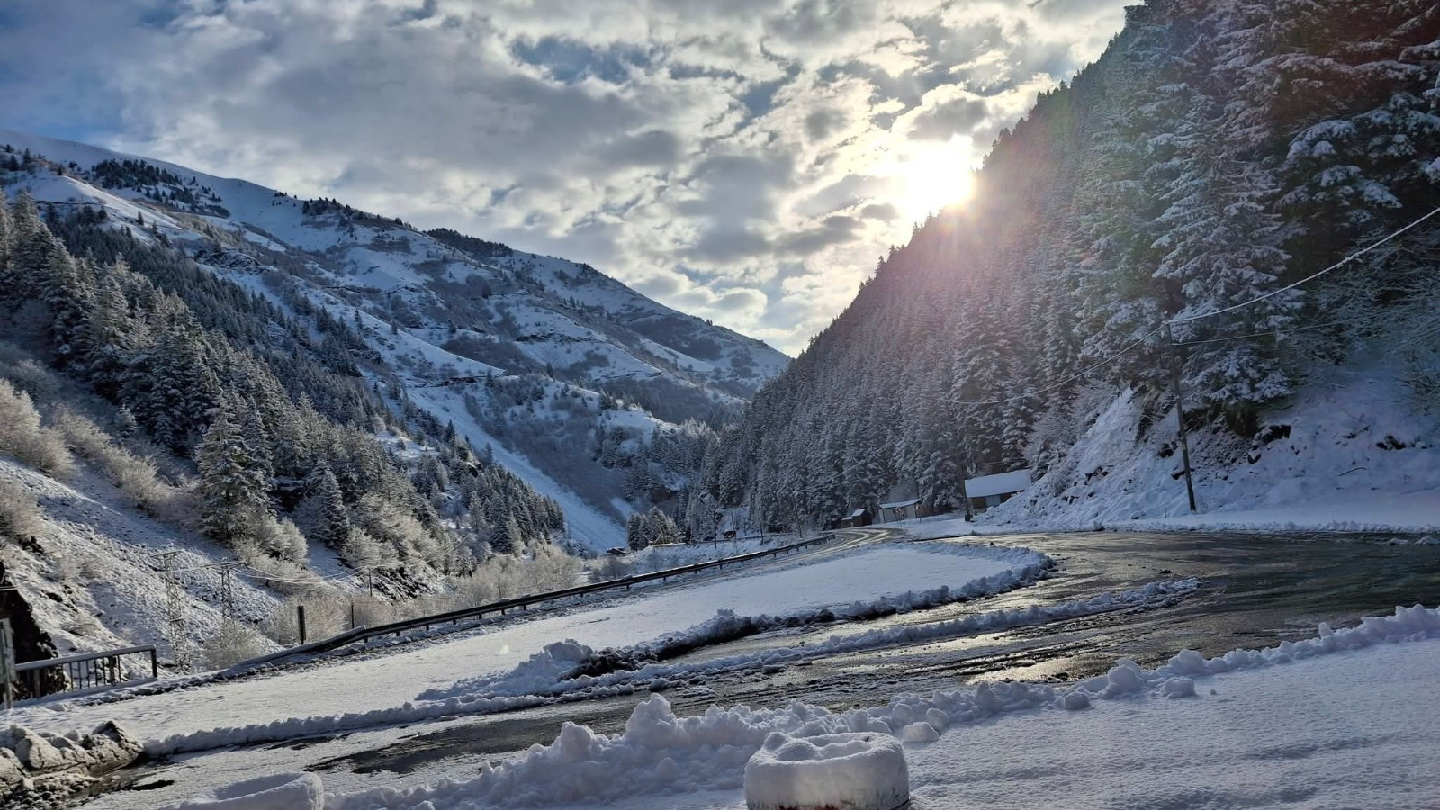 Doğu Karadeniz’de nisan ayında kar yağdı