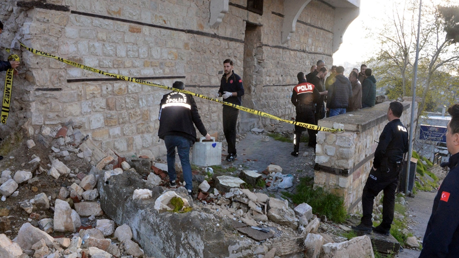 Kahramanmaraş'ta metruk binada kan donduran manzara: Boğazı kesilmiş halde bulundu
