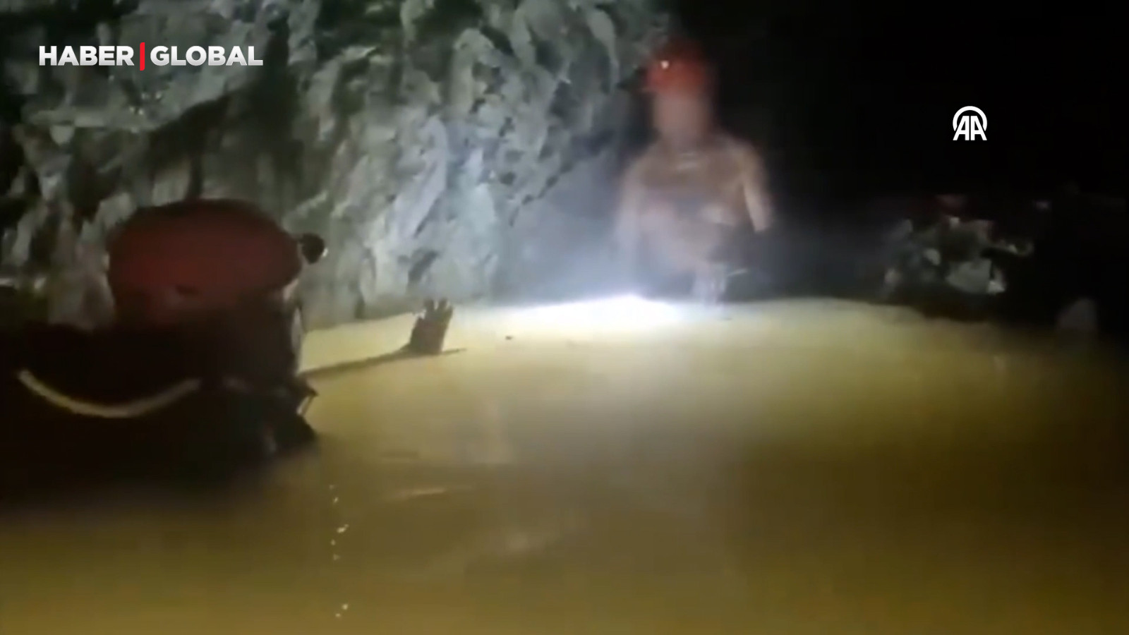 Yerin 300 metre altında 14 gün... O işçi böyle kurtarıldı