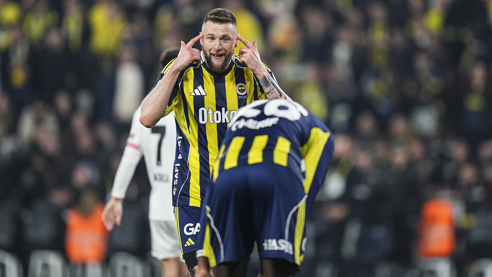 Fenerbahçe'de Milan Skriniar oyuna devam edemedi