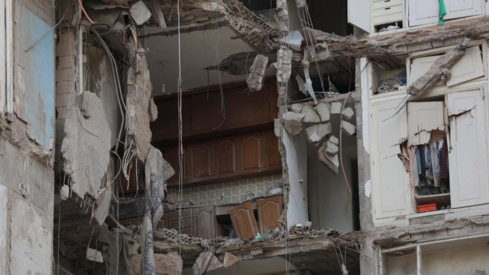 İsrail'in Lübnan'a saldırılarında can kaybı 1953'e yükseldi