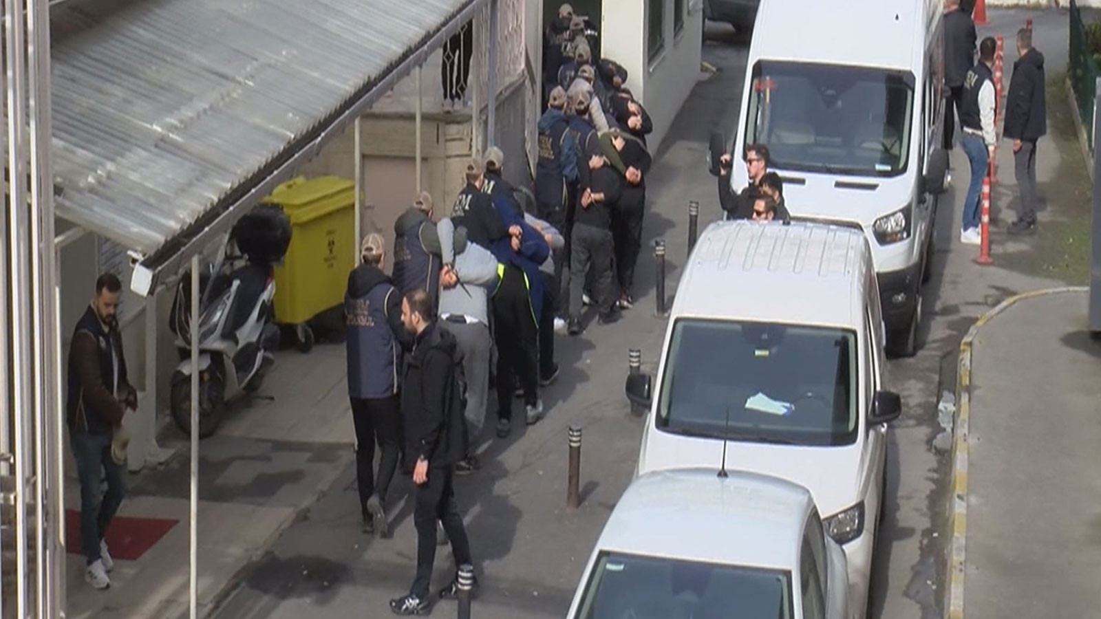 İstanbul'daki konsolosluk saldırısında 9 şüpheli tutuklandı