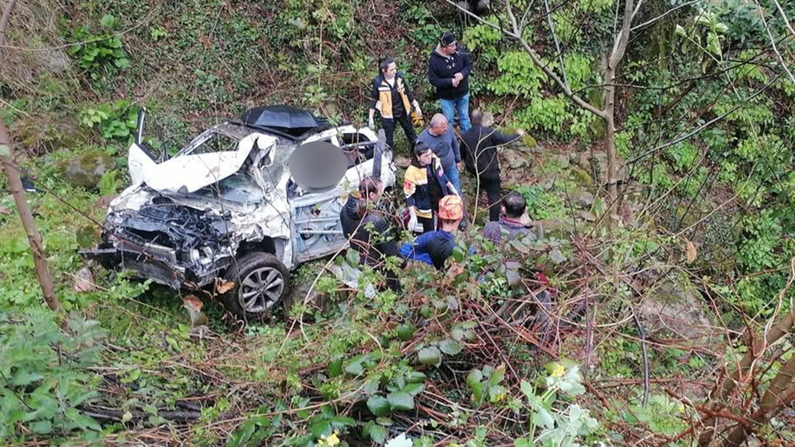 Ordu'da yürek yakan kaza! Otomobil uçuruma yuvarlandı: Baba ve kızı hayatını kaybetti