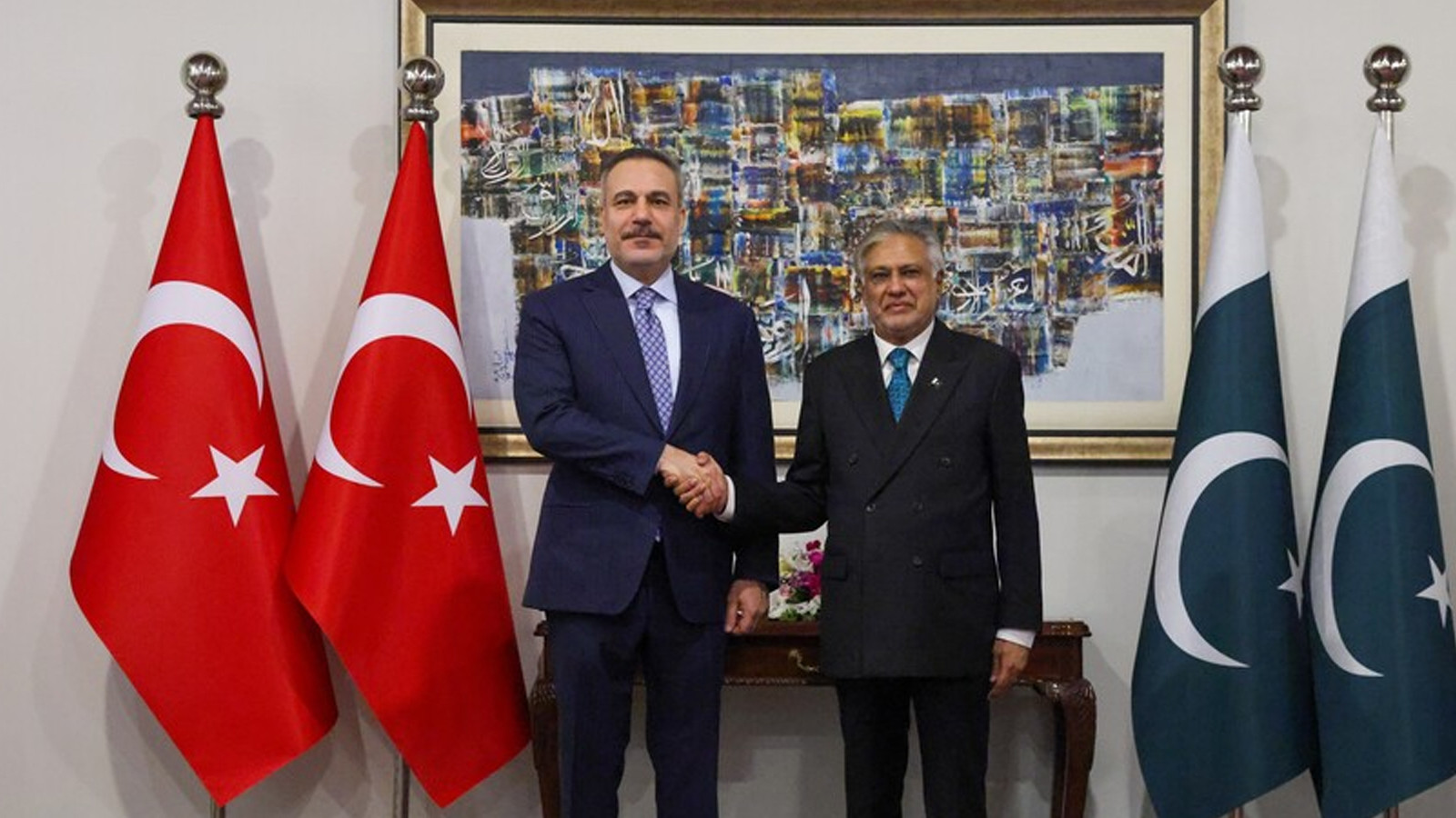 Dışişleri Bakanı Fidan, Pakistanlı mevkidaşı Dar ile görüştü